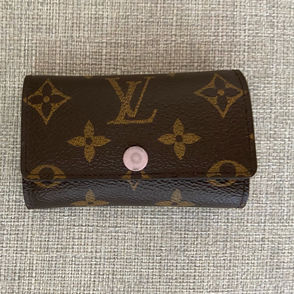 Louis Vuitton 6 key holder